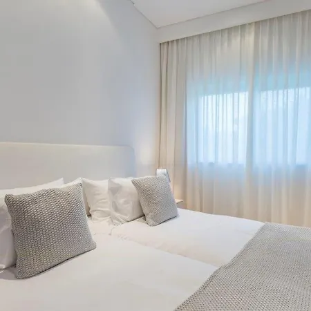 Sleeps 8 Pool Air Con Wifi Villa