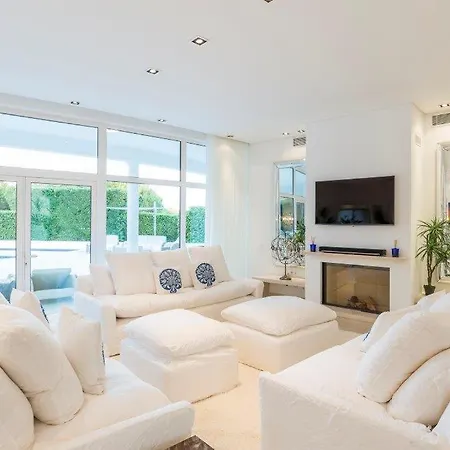 Sleeps 8 Pool Air Con Wifi Кинта-до-Лаго